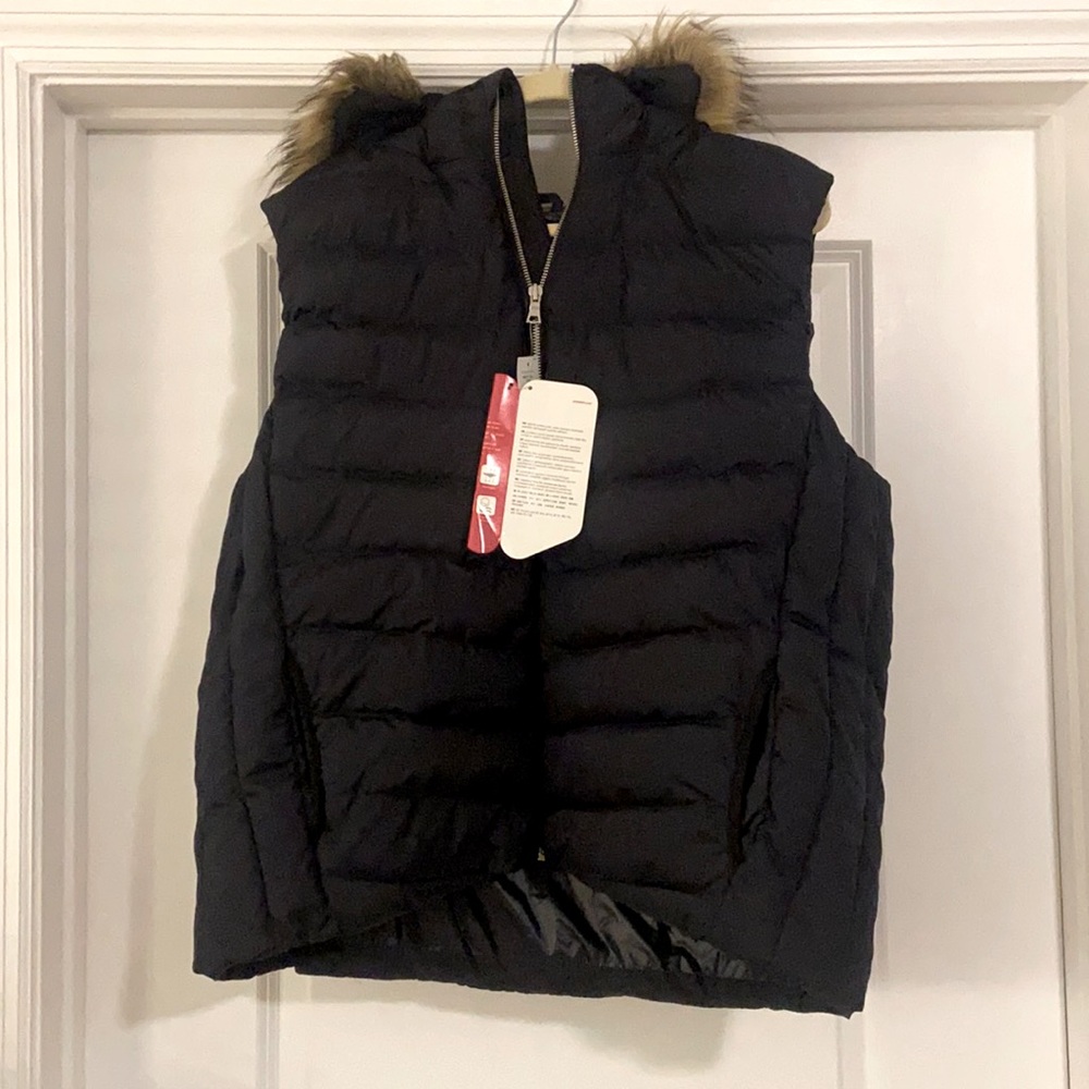 ☃️☃️GAP faux fur quilted down alternative vest!